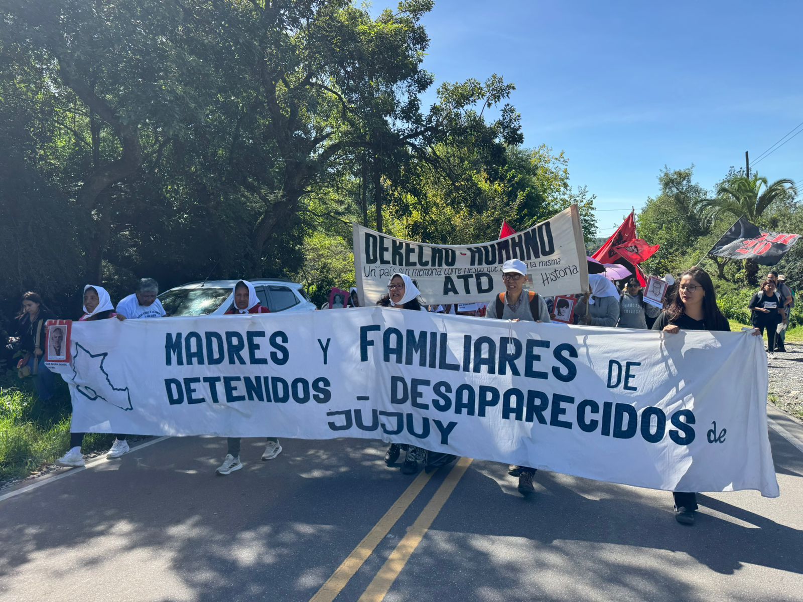 Familiares y organismos de Derechos Humanos marcharon en Guerrero
