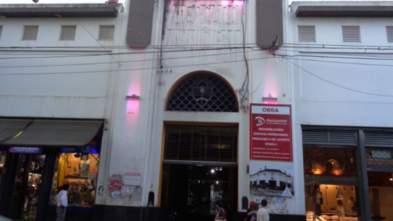 Ofrendas, chicha y coronas: el Mercado Central rinde homenaje a las tradiciones jujeñas