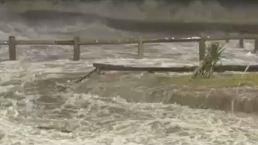 Una sudestada causó destrozos en Monte Hermoso: los impactantes videos