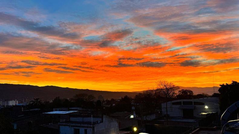 Amanecer de fuego en Jujuy.