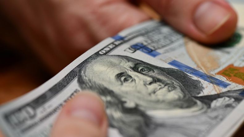 El dólar blue llegó a $200 y superó otro récord.&nbsp;