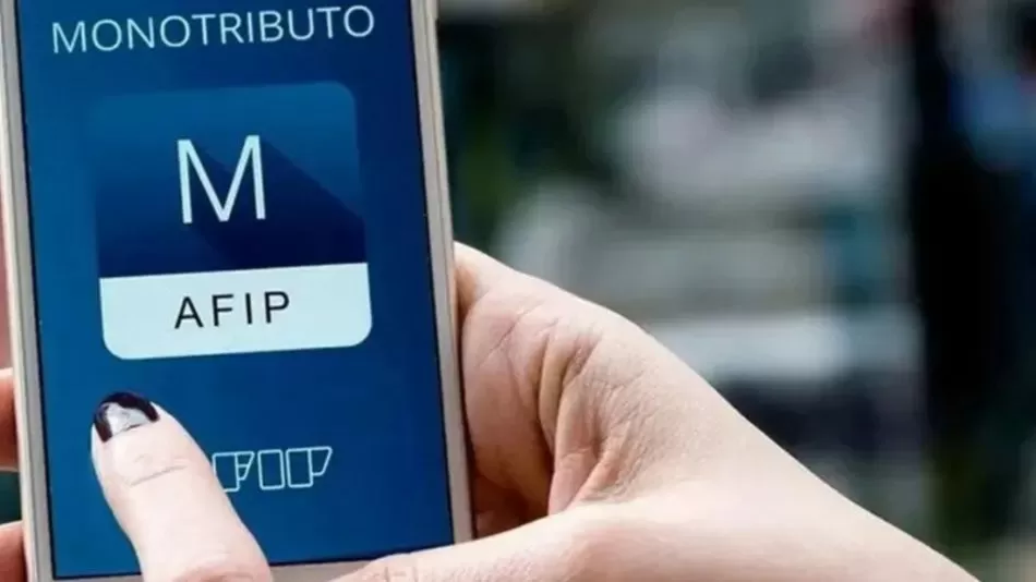 monotributo: todos podran emitir facturas desde el celular, ¿como es el paso a paso?