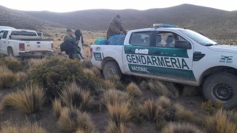 Todo Jujuy | En Humahuaca abandonaron una camioneta con casi 500 kilos de hojas de coca