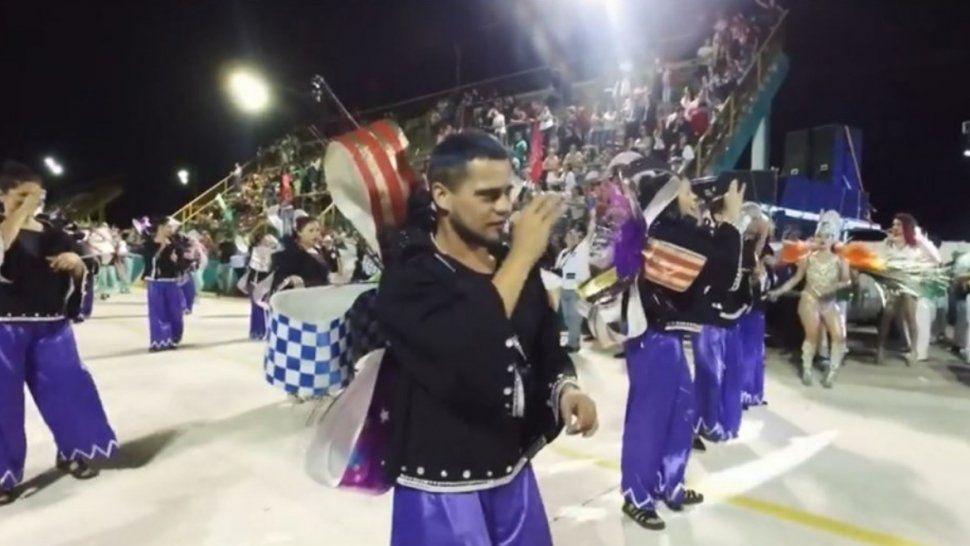 Carnaval inclusivo: una comparsa correntina interpreta el samba con lengua de señas