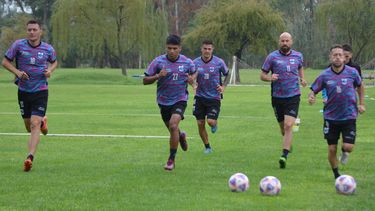 Gimnasia de Jujuy entrena pensando en Maipú (Foto Gimnasia)