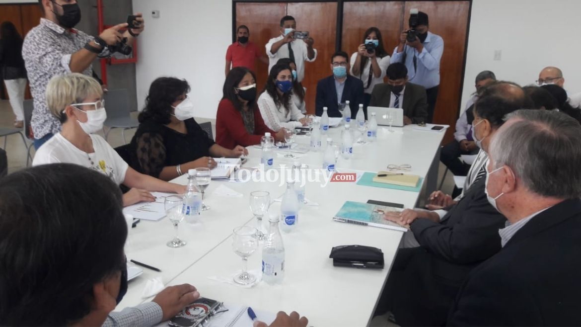 Reunión con docentes por paritarias 2022 (foto de archivo).