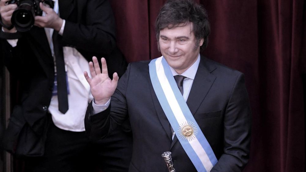 En la jornada de este miércoles se colocó el atril en el recinto de la Cámara baja para las sesiones extraordinarias.