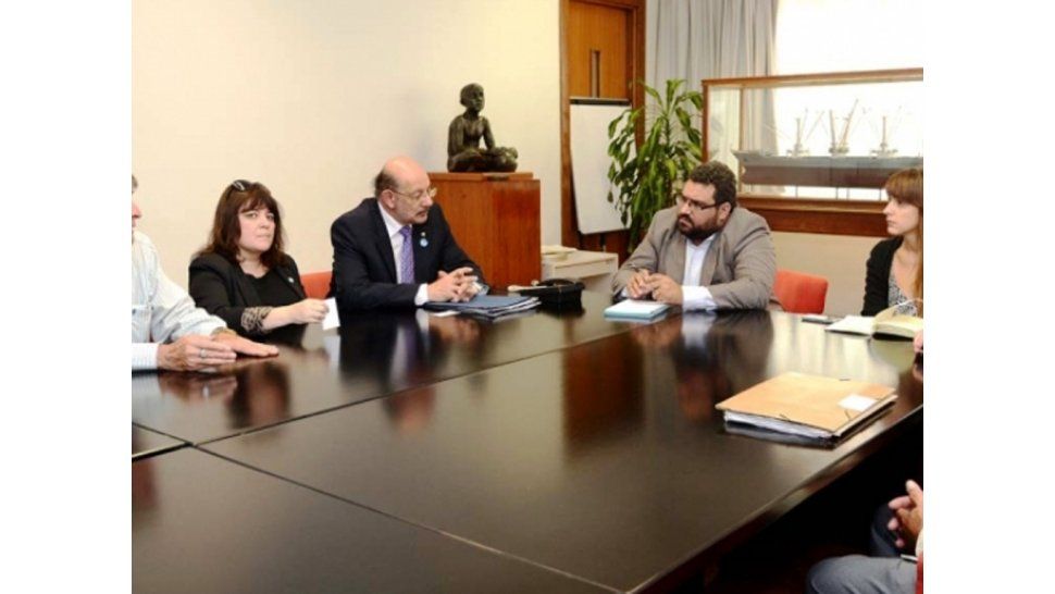 Reunión en Economía de Nación