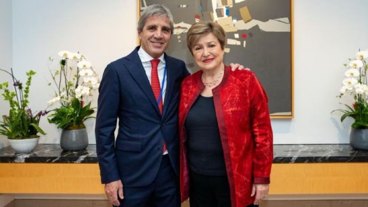 El FMI mantuvo sin cambios la proyección de crecimiento para la Argentina y ratificó una expansión de 3,5% para 2026.