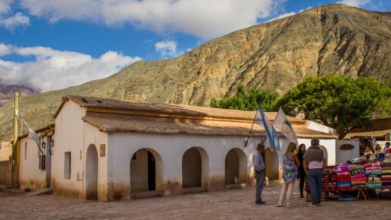 Exposición de artista en Purmamarca