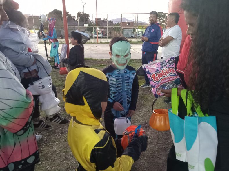 Halloween con Canal 4 y club Comercio.