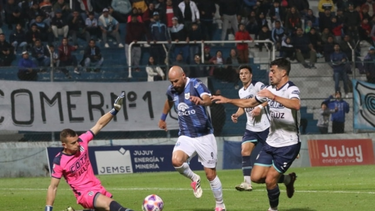 Gimnasia de Jujuy enfrenta al Bohemio&nbsp;