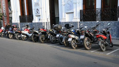 Todo Jujuy | via parking  - motociclistas.jpg