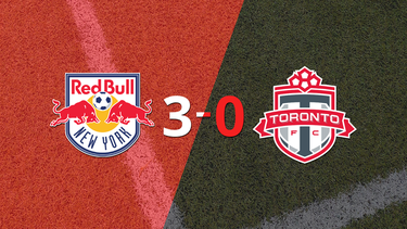 New York Red Bulls le pasó por encima a Toronto FC con doblete de Luquinhas