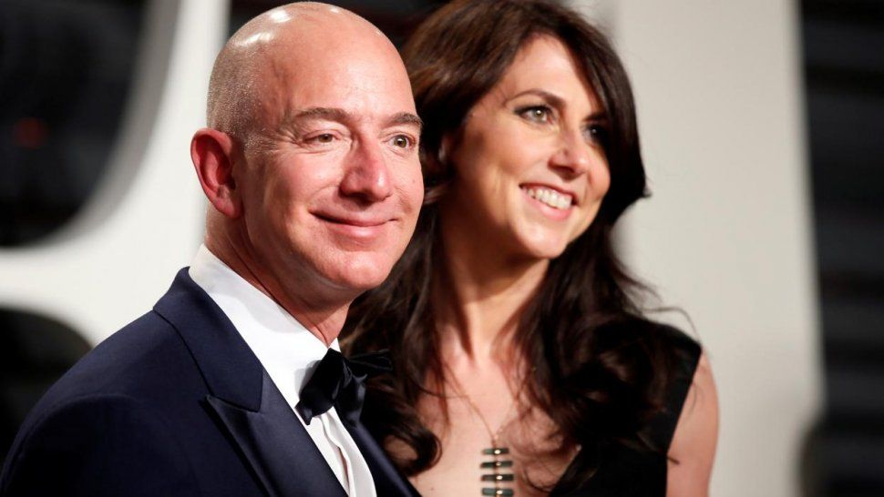 El dueño de Amazon anunció su divorcio por Twitter: 140 mil millones de dólares en juego