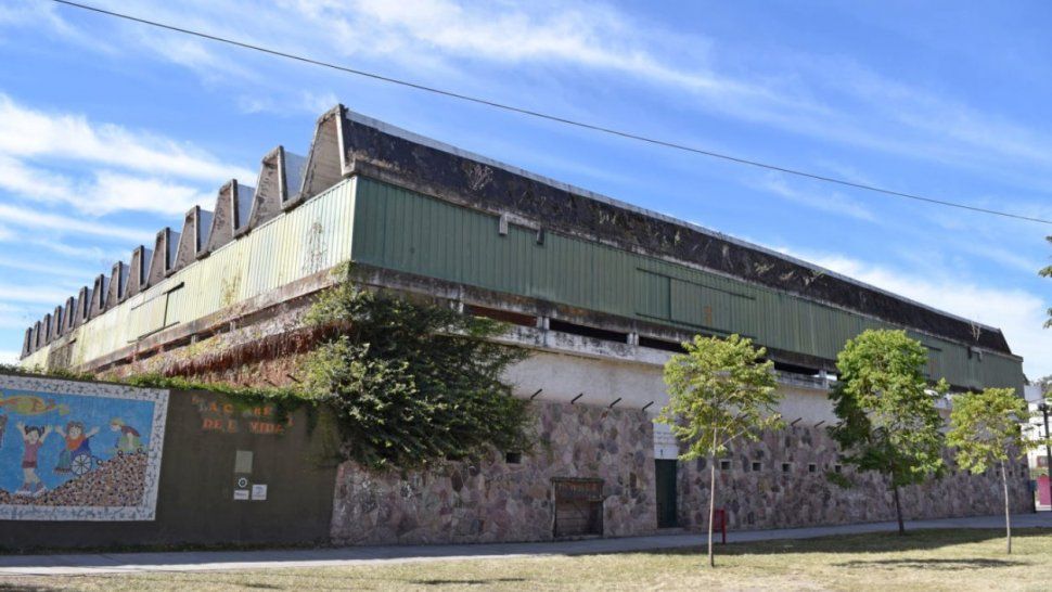 El IVUJ colaborará en la refacción de la Federación de Básquet