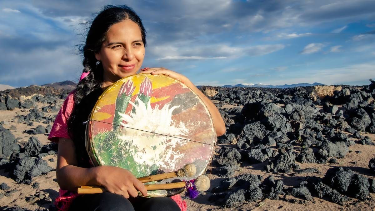 Mariana Carrizo presenta en Jujuy "Parranda Coplera Nivel Dios"
