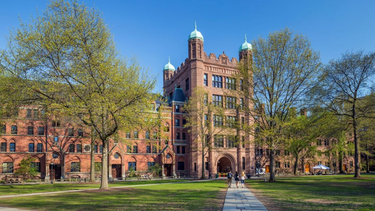 Universidad de Yale.