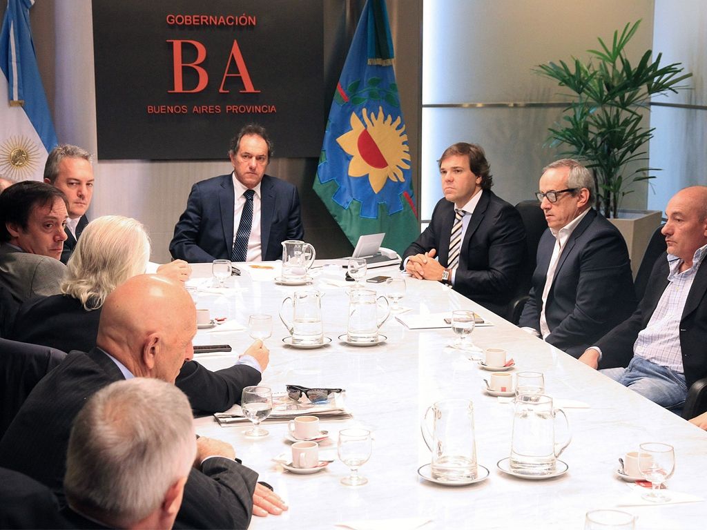 Reunión con cámaras de los sectores