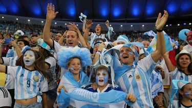 Los hinchas, el condimento especial de los partidos