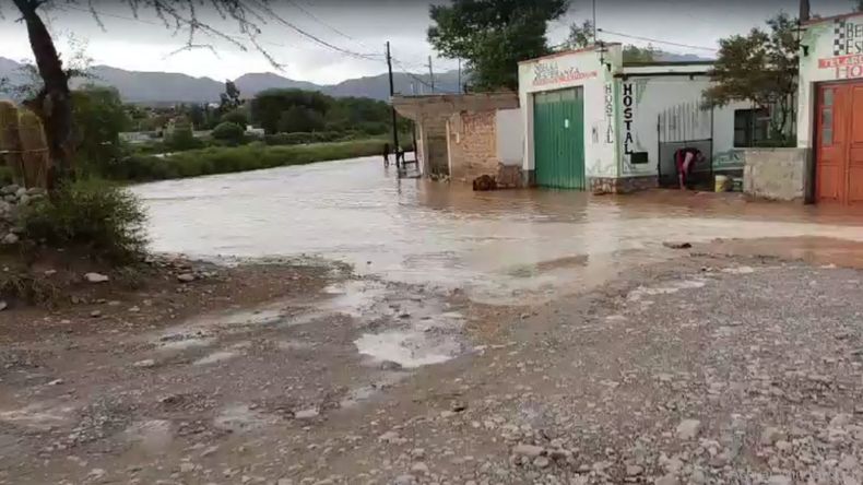 Hay zonas inundadas tras el temporall en Humahuaca.