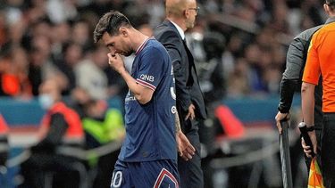 Messi debió salir de la cancha el último fin de semana por un golpe en la rodilla.