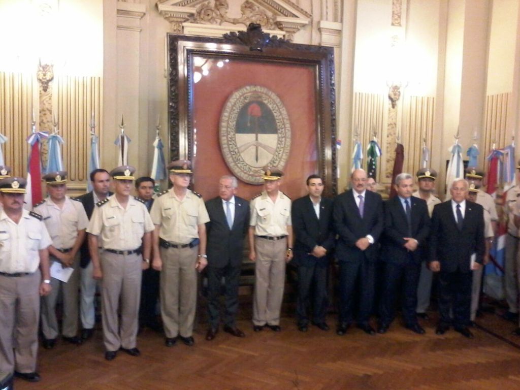 Acto en el Salón de la Bandera