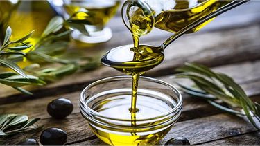 La ANMAT prohibió la venta de dos aceites de oliva.