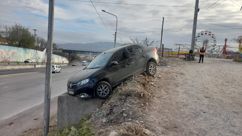 Choque colectora RN 9 - altura parque de diversiones