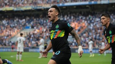 Goleador. Lautaro Martínez festeja un gol con la camiseta del Inter.