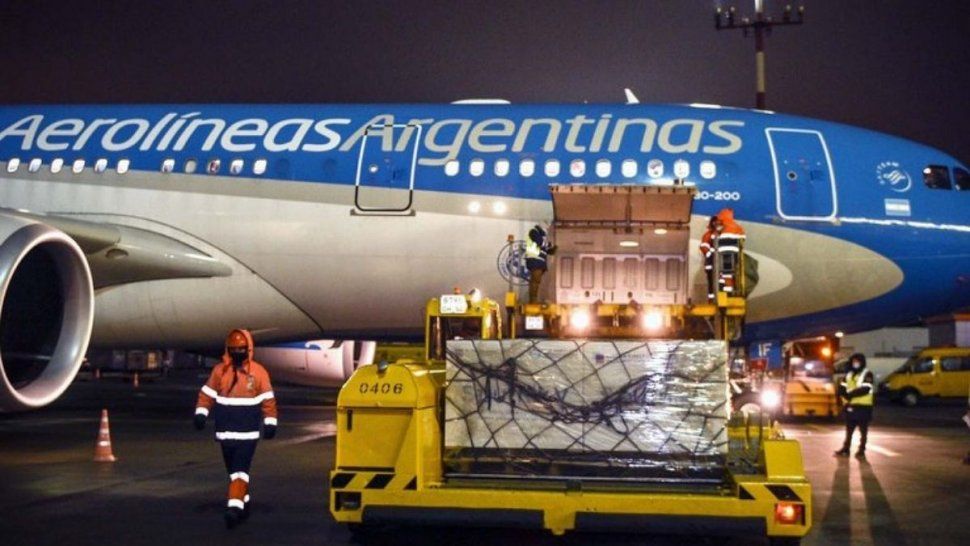 Covid-19: sale un vuelo a Moscú para traer vacunas &nbsp;