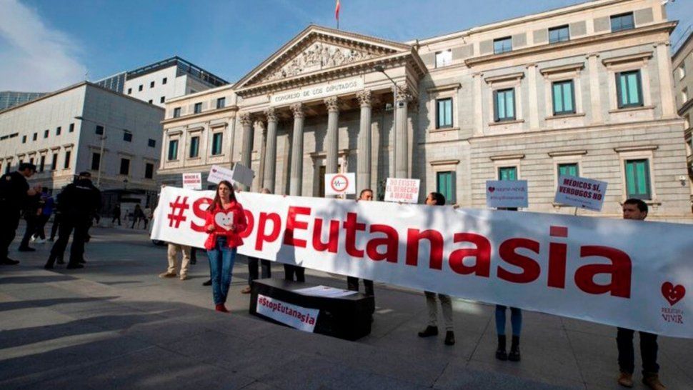 El Congreso de España aprobó la ley de eutanasia