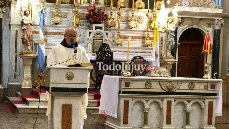 Fray Hugo Almirón visitó Jujuy y brindó una misa carismática de sanación y liberación