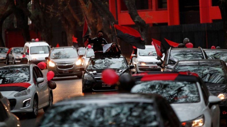 Advertencia a Rosario Central y Newell`s Old Boys