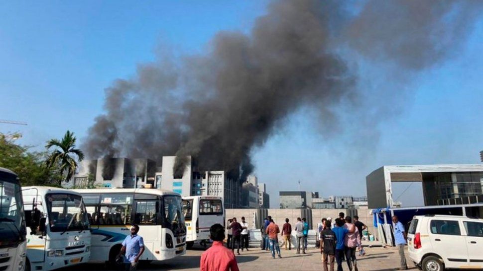 India: se incendia la mayor fábrica de vacunas del mundo
