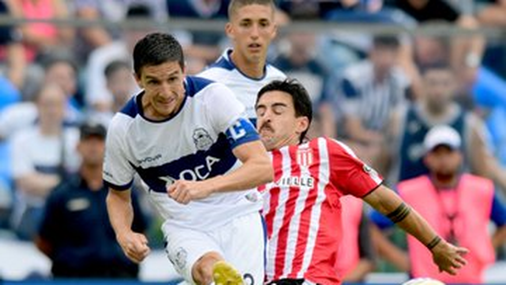 Gimnasia&nbsp;y&nbsp;Estudiantes&nbsp;empataron 0 a 0 en la fase de grupos de la&nbsp;Liga Profesional. El partido se caracterizó por una&nbsp;posesión&nbsp;de 49% para Gimnasia y 51% para Estudiantes, con 11 tiros al arco de Gimnasia frente a 13 de Estudiantes.