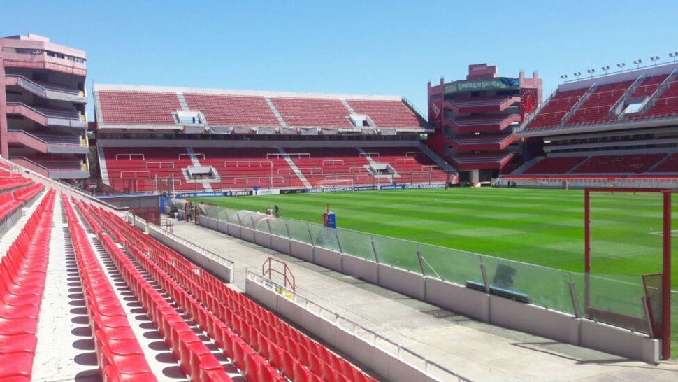 River jugará todo el campeonato en el estadio de Independiente