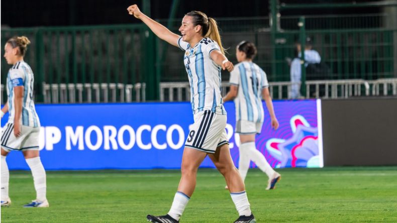 Mercedes Diz convirtió un triplete y es su quinto gol en el Mundial.