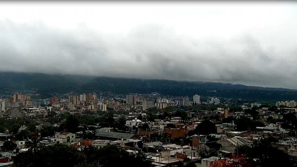 Llegó la lluvia pero el calor no va a aflojar durante el fin de semana