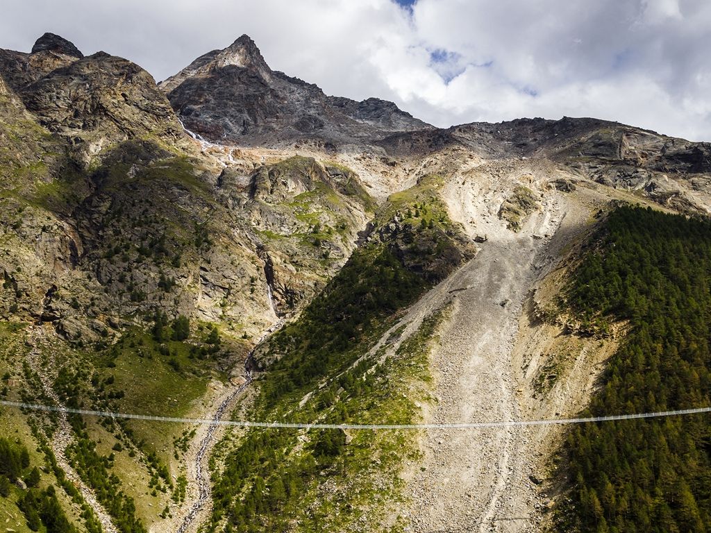 El puente más alto y largo