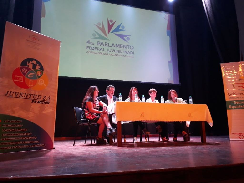 Presentación oficial