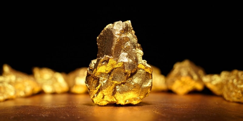 El oro alcanzó este miércoles un máximo histórico, al superar por primera vez la barrera de los US$3300 por onza. En concreto, la cotización llegó a US$3333,29.