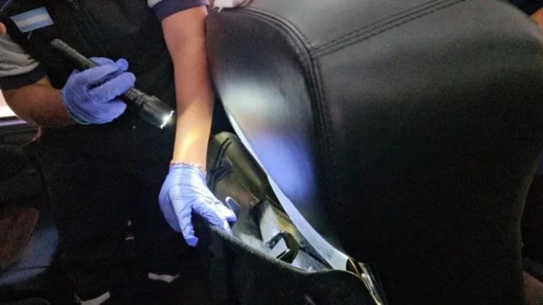 En La Quiaca secuestraron cocaína escondida en el asiento de un micro