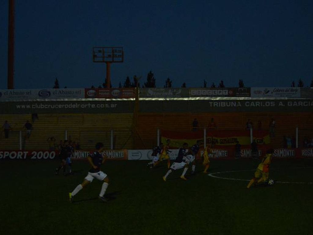 Partido a oscuras