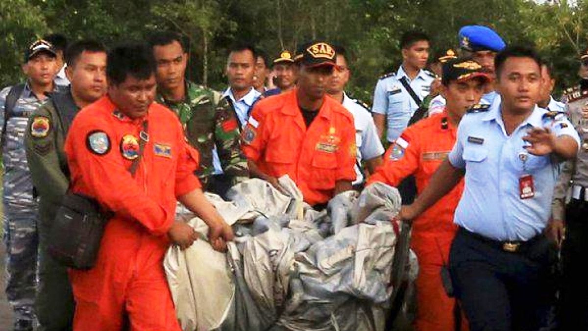 Localizaron Los Restos Del Avión Desaparecido En Indonesia 2975