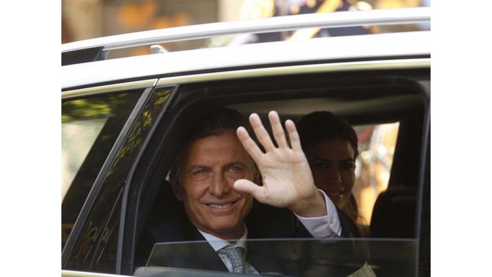 Macri saluda
