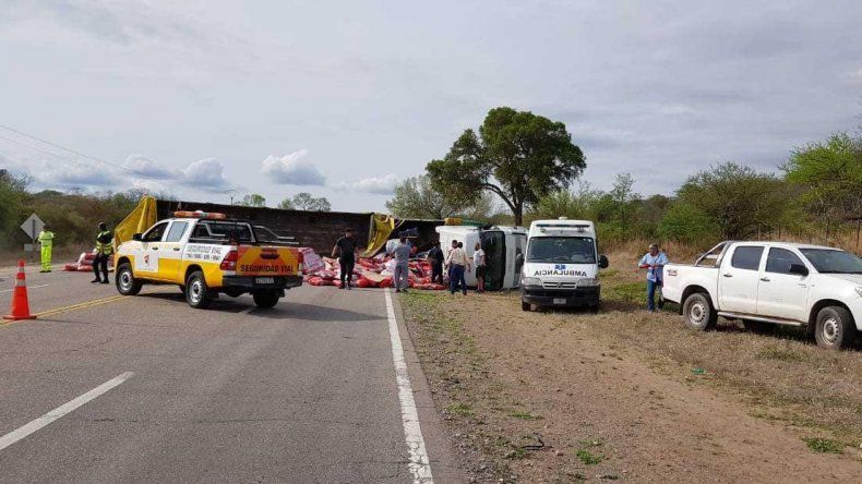 Volcó un camión en Güemes: el chofer tenía 1,73 de alcohol en sangre