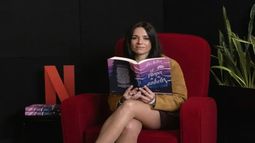 Netflix sigue inclinándose por llevar a la pantalla historias nacidas en el mundo editorial.