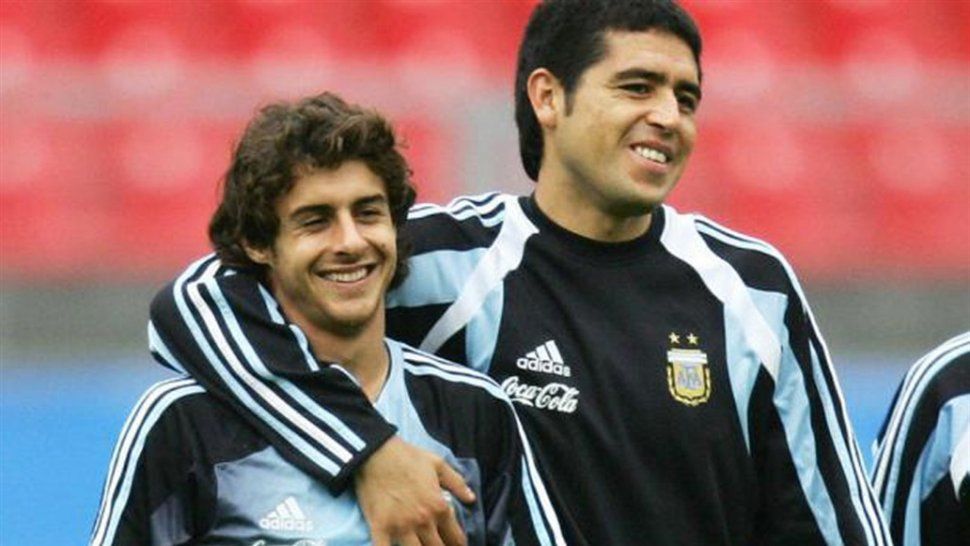 Pablo Aimar: No existen futbolistas parecidos a Riquelme