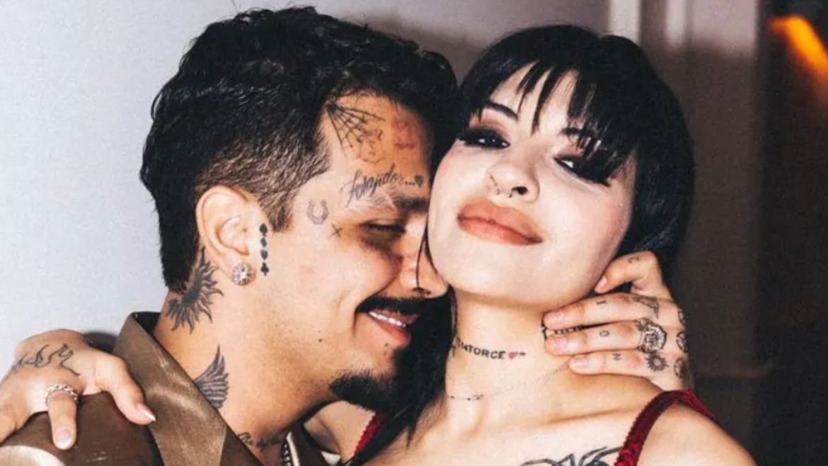 cazzu y christian nodal generan polemica en redes por una foto